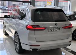 بی ئێم دەبڵیو X7